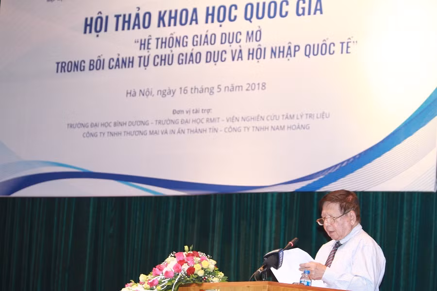 Phó giáo sư Trần Xuân Nhĩ - Phó chủ tịch Hiệp hội các trường đại học, cao đẳng Việt Nam phát biểu đề dẫn hội thảo (Ảnh; Thùy Linh) Phó giáo sư Trần Xuân Nhĩ - Phó chủ tịch Hiệp hội các trường đại học, cao đẳng Việt Nam phát biểu đề dẫn hội thảo (Ảnh; Thùy Linh)