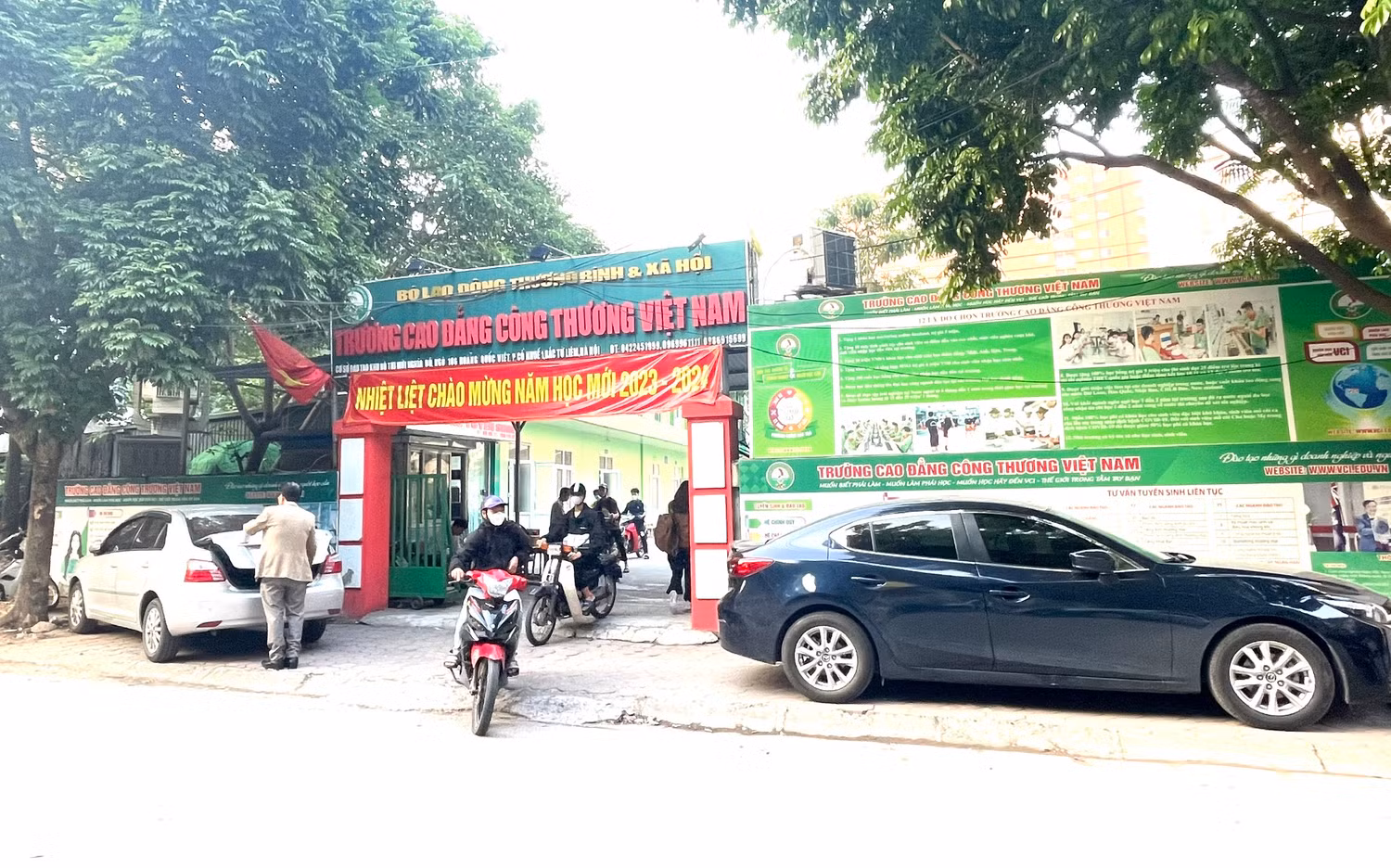 Trụ sở Trường Cao đẳng Công thương Việt Nam tại Khu Đô thị mới Nghĩa Đô, Phường Cổ Nhuế 1, Quận Bắc Từ Liêm, Hà Nội. Ảnh: Trung Dũng