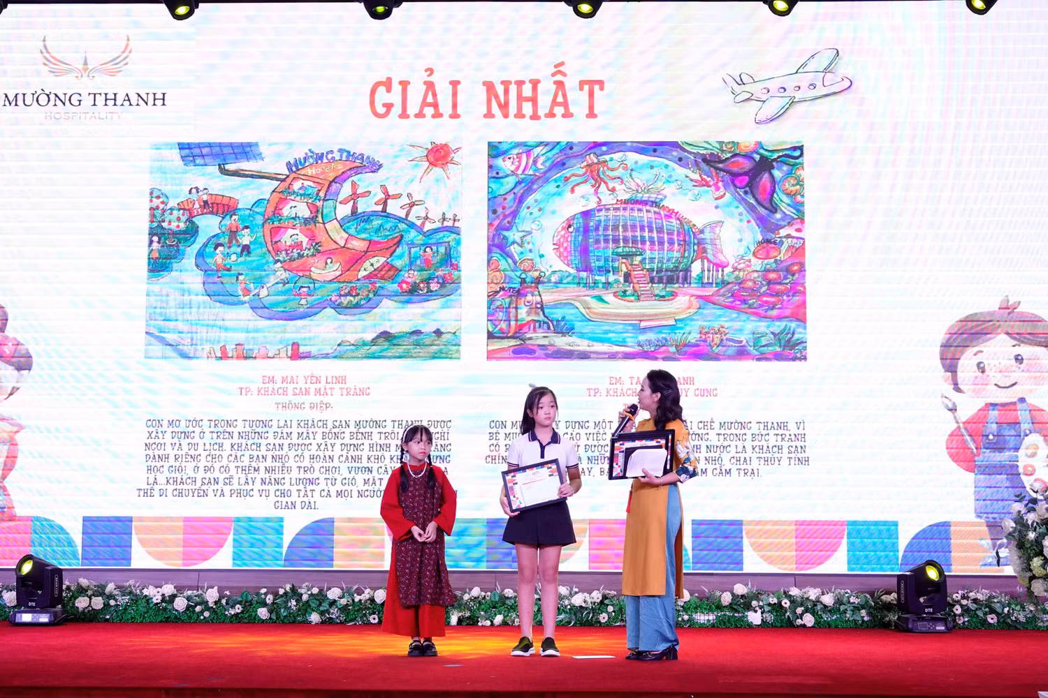 Thí sinh Mai Yến Linh và Tạ Thùy Anh nhận giải Nhất trong cuộc thi vẽ tranh "Du lịch cùng Mường Thanh - Kì nghỉ mơ ước".