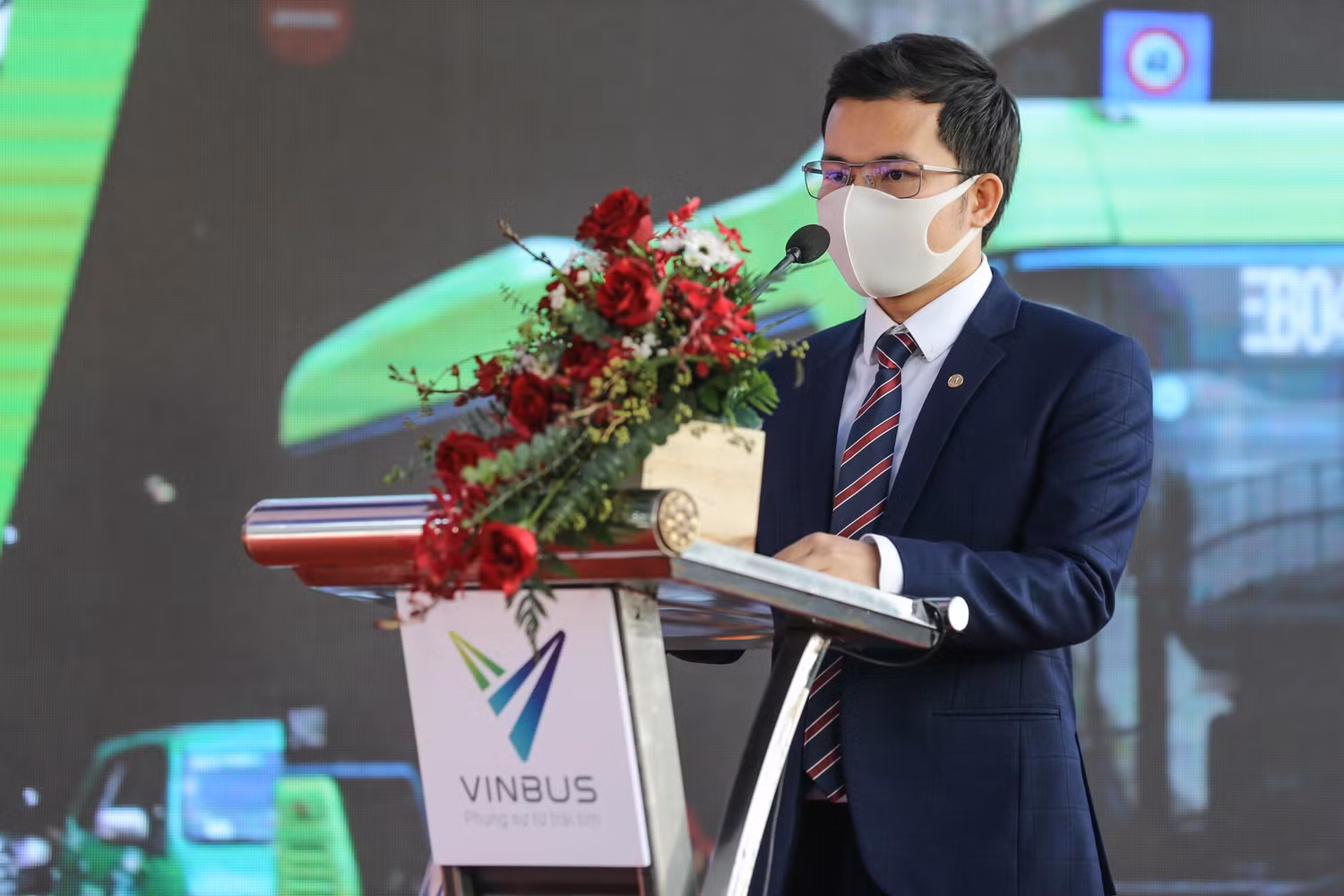 Ông Nguyễn Văn Thanh – Phó Tổng giám đốc Công ty TNHH Dịch vụ Vận tải Sinh thái VinBus Ông Nguyễn Văn Thanh – Phó Tổng giám đốc Công ty TNHH Dịch vụ Vận tải Sinh thái VinBus