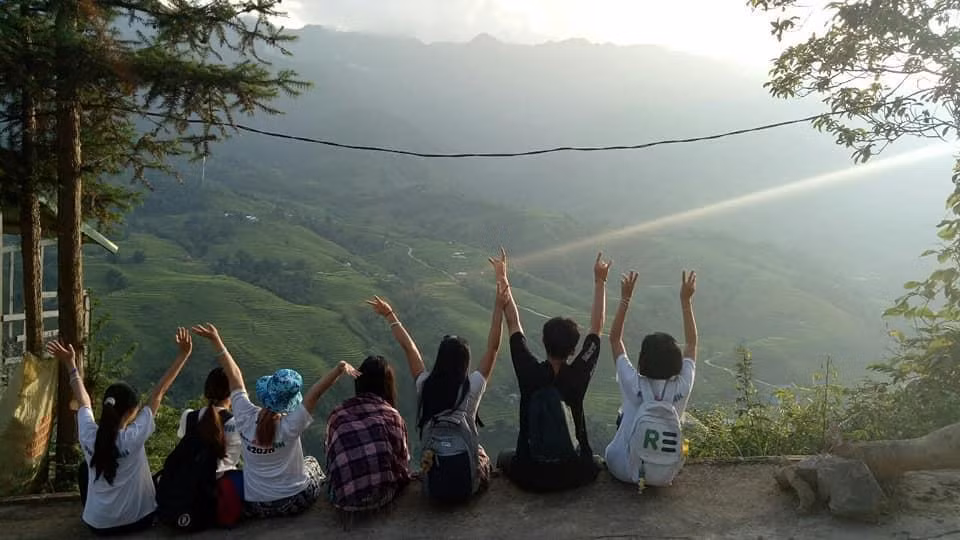 Thảo và đồng đội trong dự án “Phiêu Linh” trên Sapa, Lào Cai. (Ảnh: Nhân vật cung cấp)