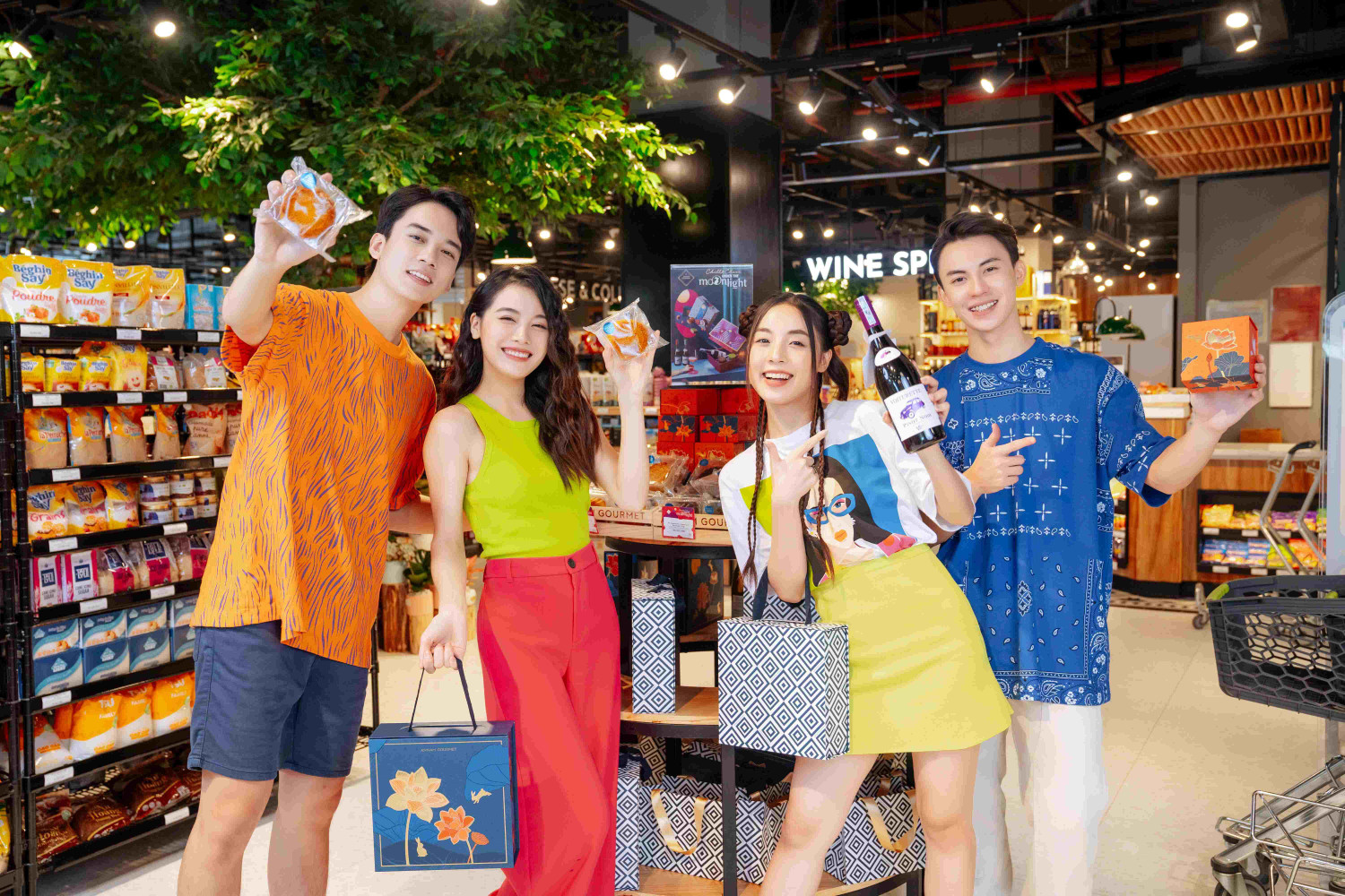 Gian hàng Annam Gourmet với khu trưng bày bánh nướng, bánh dẻo là sự lựa chọn hấp dẫn cho các gia đình tìm kiếm hộp quà tặng Trung thu Gian hàng Annam Gourmet với khu trưng bày bánh nướng, bánh dẻo là sự lựa chọn hấp dẫn cho các gia đình tìm kiếm hộp quà tặng Trung thu