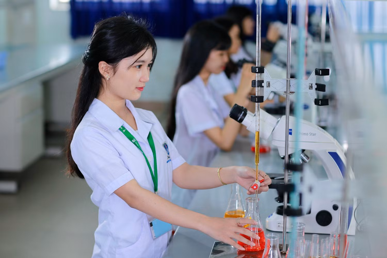 Học viên có thể lựa chọn 2 hình thức học: học tập trung các buổi tối trong tuần hoặc ngày thứ Bảy, Chủ nhật.