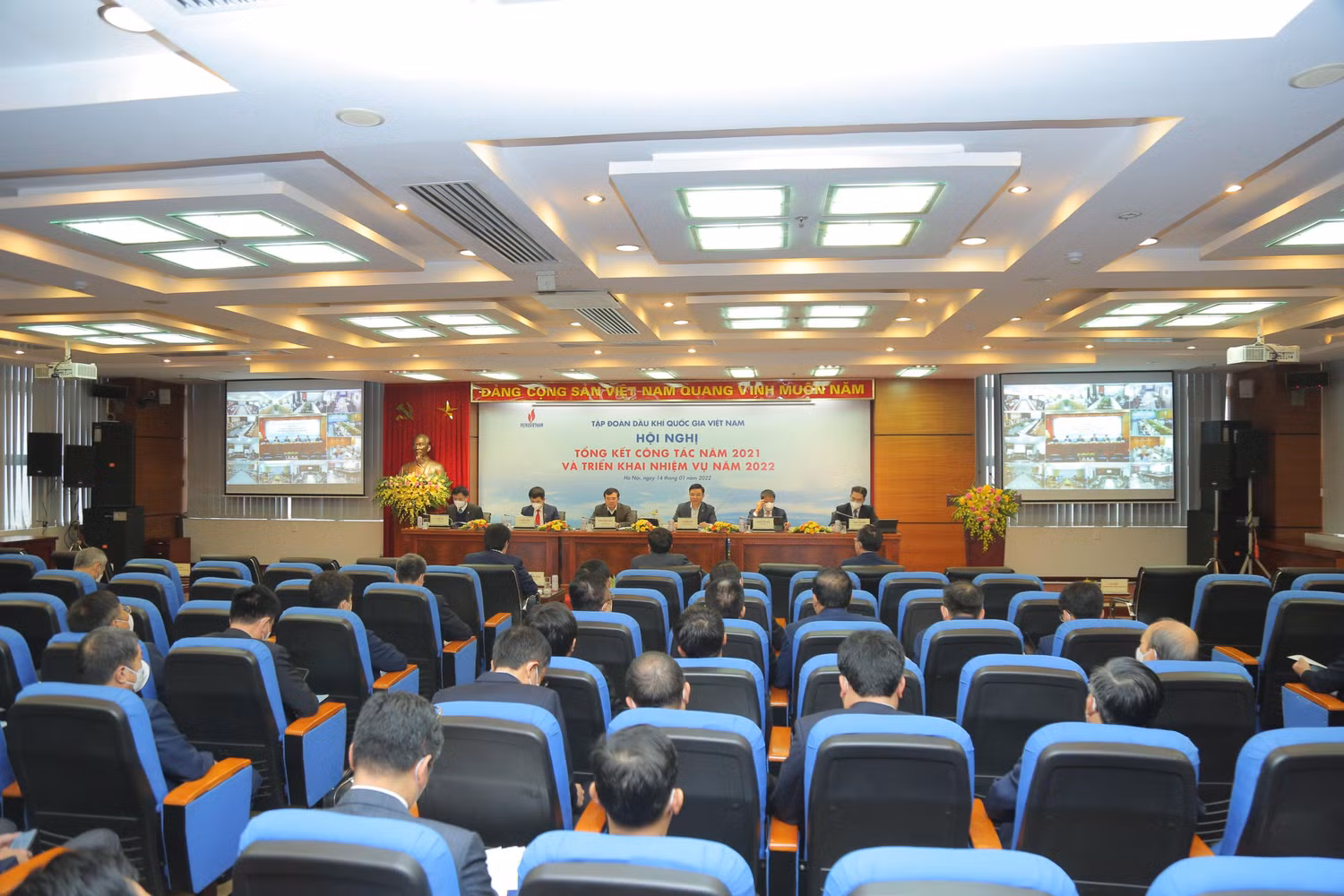 Toàn cảnh Hội nghị Tổng kết công tác năm 2021 và triển khai nhiệm vụ năm 2022 của Petrovietnam