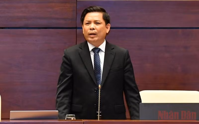 Bộ trưởng Giao thông vận tải Nguyễn Văn Thể trả lời chất vấn của đại biểu Quốc hội sáng 9/6. (Ảnh: THỦY NGUYÊN) Bộ trưởng Giao thông vận tải Nguyễn Văn Thể trả lời chất vấn của đại biểu Quốc hội sáng 9/6. (Ảnh: THỦY NGUYÊN)