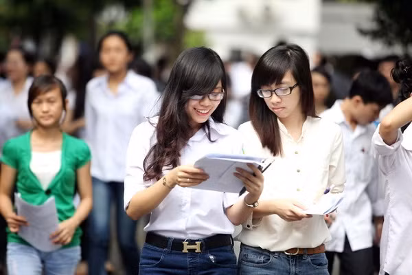 Lần đầu tiên, Bộ trưởng Phùng Xuân Nhạ trực tiếp làm việc với các giám đốc sở ảnh 2