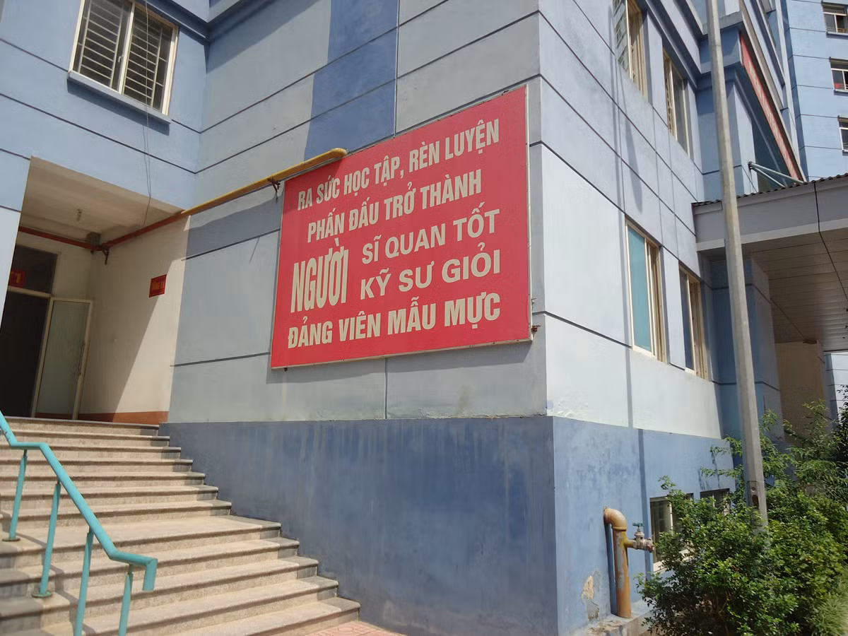 Chúc các em Khóa 48 Học viện Kỹ thuật quân sự luôn mạnh khỏe, ra sức học tập phấn đấu để trở thành người sĩ quan tốt, kỹ sư giỏi và đảng viên mẫu mực!