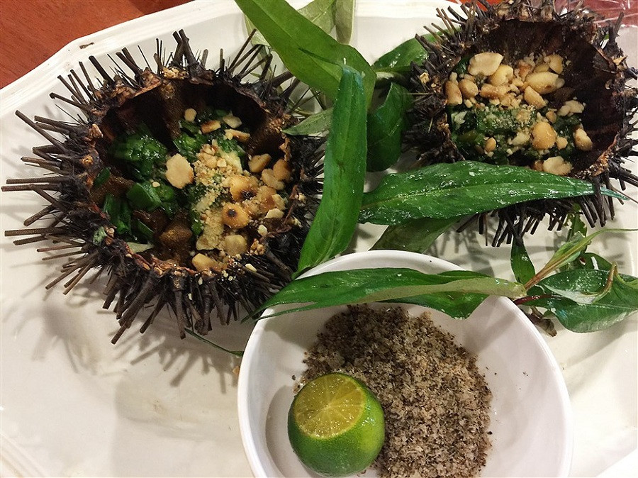 Món nhum biển nướng.