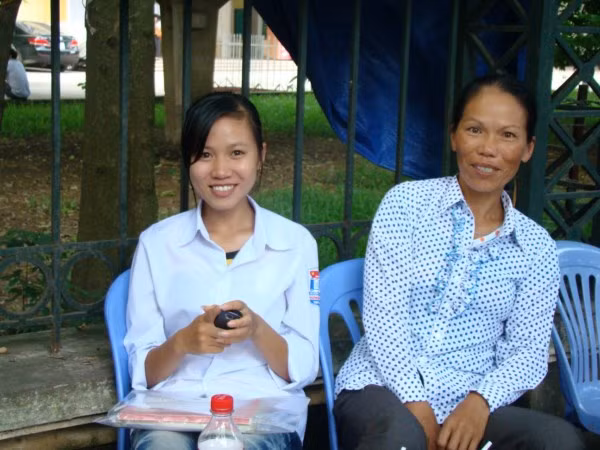Thi sính tươi cười sau khi kết thúc kì thi ĐH (Ảnh Bích Thảo)