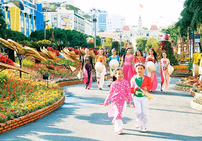 Thướt tha những tà áo dài để ai nhớ, ai mong.... Thướt tha những tà áo dài để ai nhớ, ai mong....