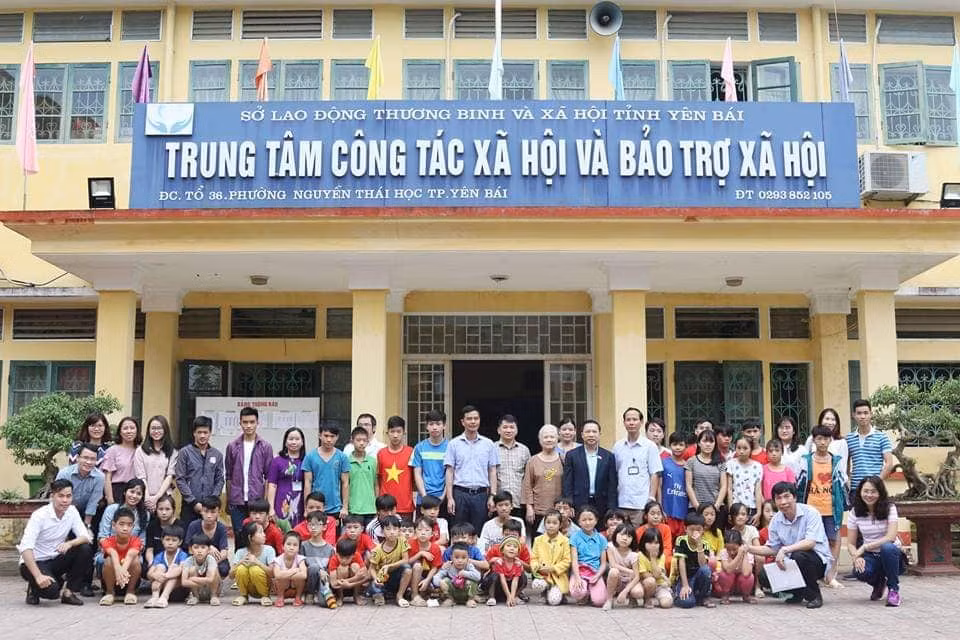 Đại biểu Lưu Bình Nhưỡng còn năng nổ tham gia các hoạt động, công tác xã hội. Ảnh: Đại biểu cung cấp