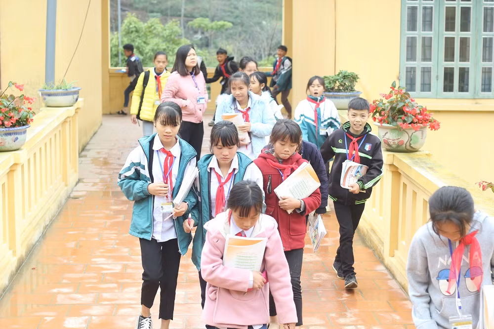 Vùng cao thiếu môi trường để giao tiếp và rèn luyện tiếng Anh cho nên chứng chỉ ngoại ngữ liệu có cần thiết (Ảnh:V.N) Vùng cao thiếu môi trường để giao tiếp và rèn luyện tiếng Anh cho nên chứng chỉ ngoại ngữ liệu có cần thiết (Ảnh:V.N)