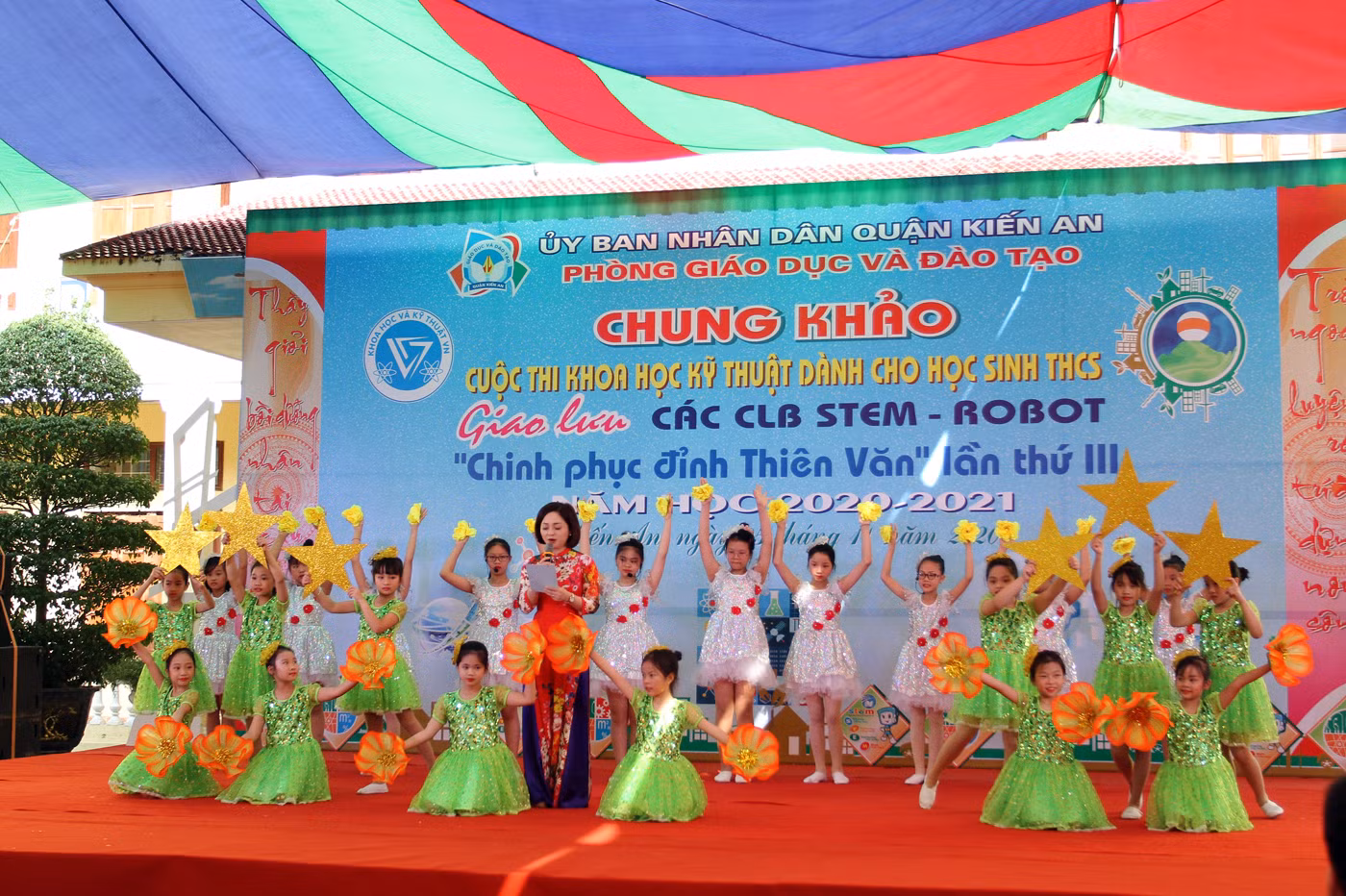 Các tiết mục văn nghệ sôi động, hấp dẫn tại cuộc thi (Ảnh: Lã Tiến) Các tiết mục văn nghệ sôi động, hấp dẫn tại cuộc thi (Ảnh: Lã Tiến)