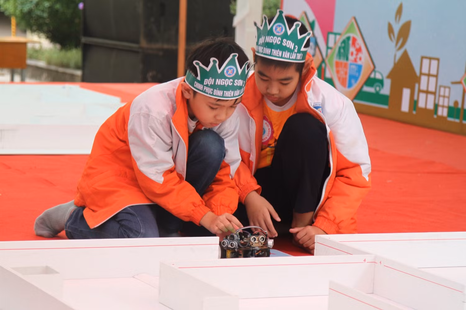 Giáo viên phải là người tạo động lực, tạo cảm hứng, giúp học sinh yêu thích, chủ động học tập. (Ảnh minh họa: Lã Tiến) Giáo viên phải là người tạo động lực, tạo cảm hứng, giúp học sinh yêu thích, chủ động học tập. (Ảnh minh họa: Lã Tiến)