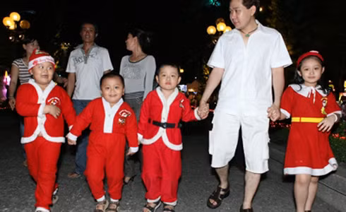 Trẻ em Việt Nam ở thành thị có xu hướng biết đến những ngày lễ phương Tây nhiều hơn. ảnh: TN Trẻ em Việt Nam ở thành thị có xu hướng biết đến những ngày lễ phương Tây nhiều hơn. ảnh: TN