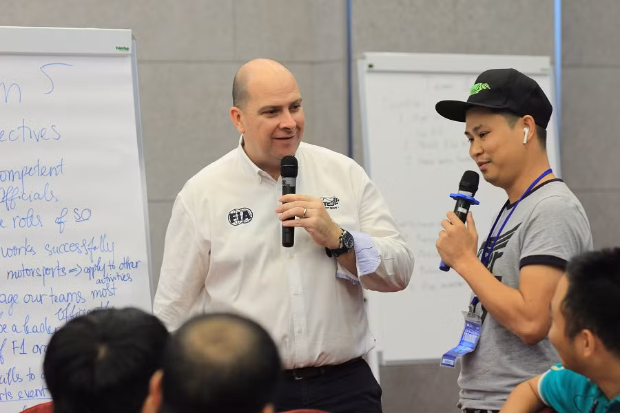 70 cán bộ cao cấp điều hành giải đua sẽ được trực tiếp hướng dẫn, đào tạo bởi các chuyên gia hàng đầu thế giới đến từ Liên Đoàn Xe động cơ Úc (CAMS).