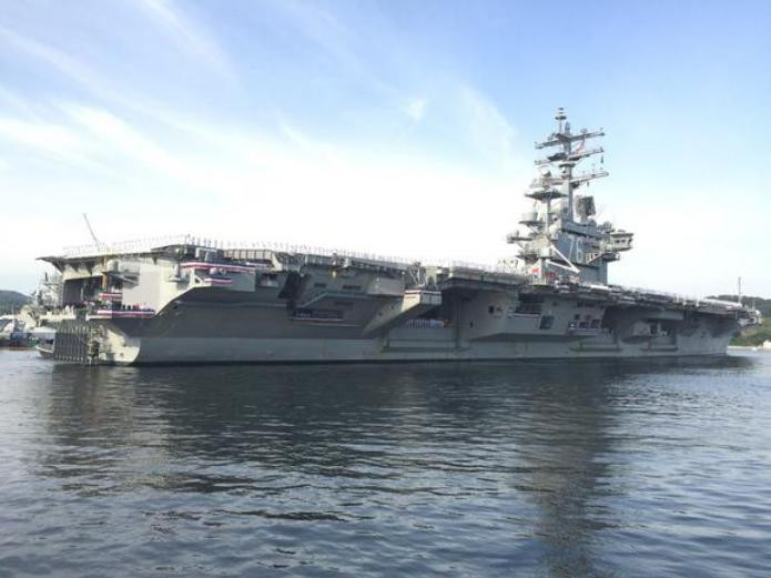 Ngày 1 tháng 10 năm 2015, tàu sân bay USS Ronald Reagan CVN 76, Hải quân Mỹ đến quân cảng Yokosuka, Nhật Bản Ngày 1 tháng 10 năm 2015, tàu sân bay USS Ronald Reagan CVN 76, Hải quân Mỹ đến quân cảng Yokosuka, Nhật Bản