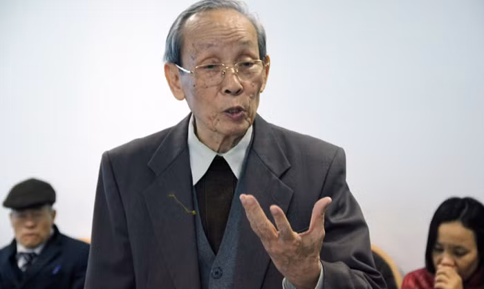 GS. Trần Hồng Quân cho biết, tự chủ trong tuyển sinh là quyền đương nhiên của tất cả các cơ sở giáo dục đại học. Bộ chỉ cần đưa ra các quy định về công tác tuyển sinh, không nên bắt từng trường phải trình duyệt đề án tuyển sinh thì mới công nhận quyền tự chủ tuyển sinh của họ. Ảnh Xuân Trung