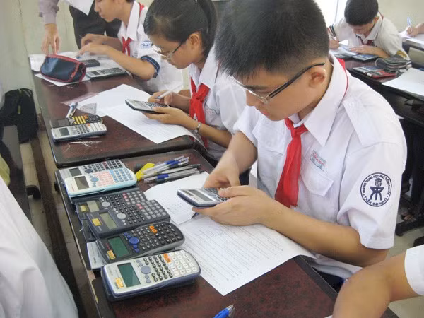 26 máy tính nào được mang vào phòng thi tốt nghiệp ảnh 1