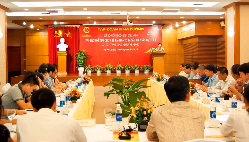 Các nhà đồng hành, Ban điều hành, cố vấn và đông đảo báo giới tham dự buổi lễ