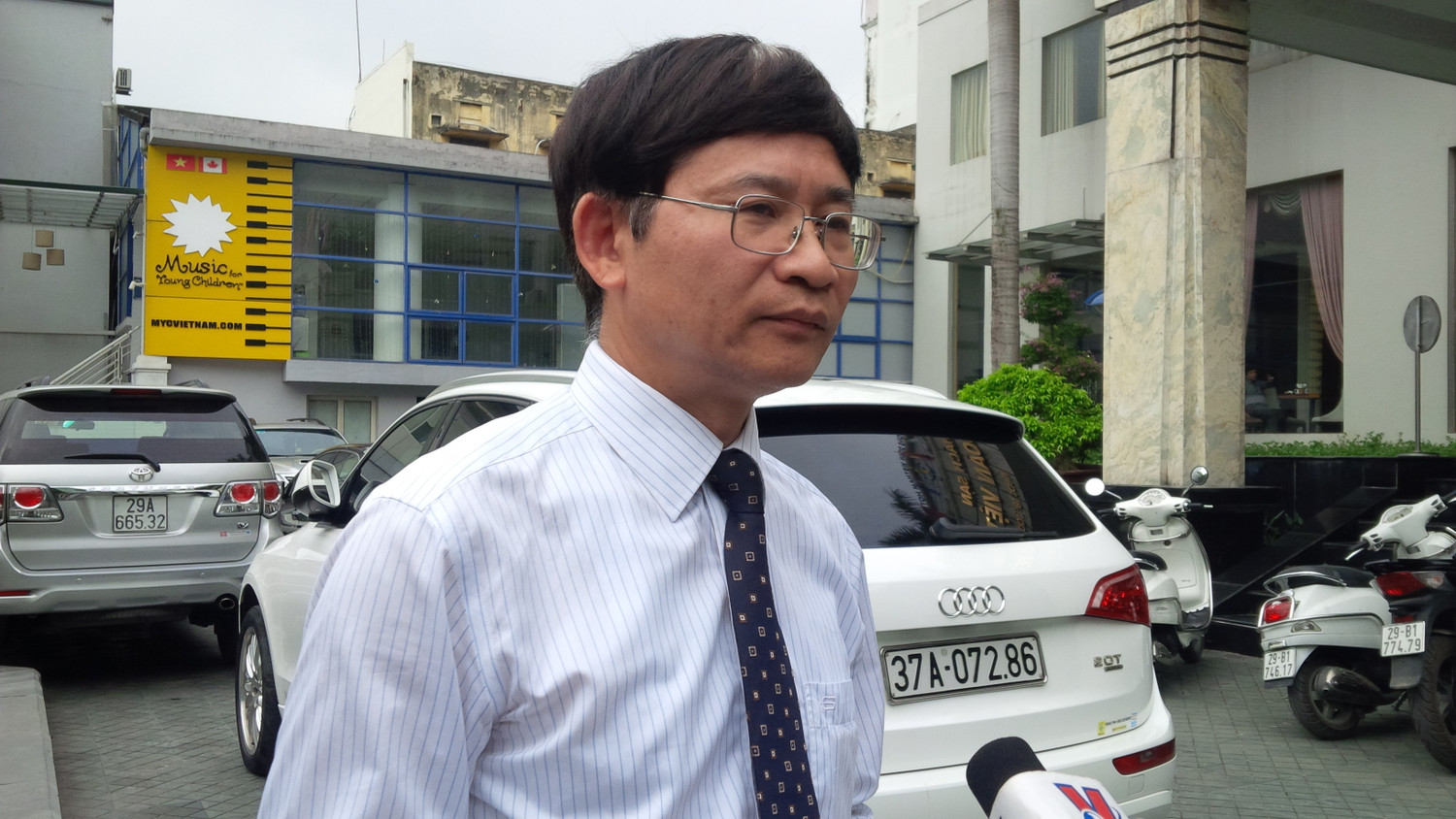 Luật sư Trương Thanh Đức cho rằng, giảm phí các dự án BOT chỉ là chiêu trò xoa dịu dư luận lúc này, cỗi lõi vấn đề là phải công khai minh bạch tất cả các khoản chi phí đầu tư ở từng dự án BOT. Ảnh: Vũ Phương.