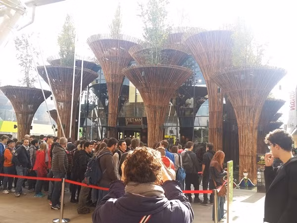 Hàng vạn du khách tham dự Ngày Quốc gia Việt Nam tại Expo Milan 2015 ảnh 3