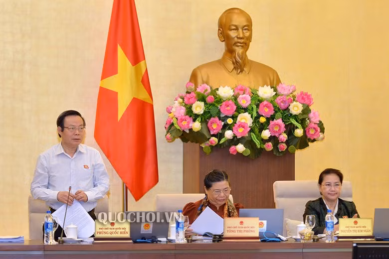 Phó Chủ tịch Quốc hội - ông Phùng Quốc Hiển phát biểu. Ảnh: Quochoi.vn
