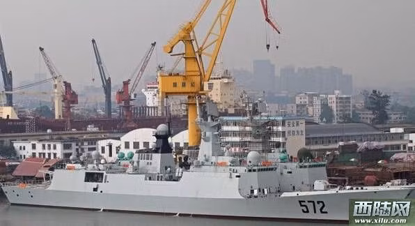 Tàu hộ vệ tên lửa 054A mới nhất do Trung Quốc chế tạo, trang bị cho Hạm đội Nam Hải, lực lượng làm nhiệm vụ tác chiến ở biển Đông (ảnh lấy từ internet). Tàu hộ vệ tên lửa 054A mới nhất do Trung Quốc chế tạo, trang bị cho Hạm đội Nam Hải, lực lượng làm nhiệm vụ tác chiến ở biển Đông (ảnh lấy từ internet).