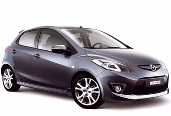 Song hành cùng hộp số sàn 5 cấp tiêu chuẩn, động cơ tiêu tốn lượng nhiên liệu 8,11 lít/100 km nội thành và 6,72 lít/100 km xa lộ. Đi kèm với Mazda2 2011 là khoảng giá từ 550 đến 650 triệu đồng..