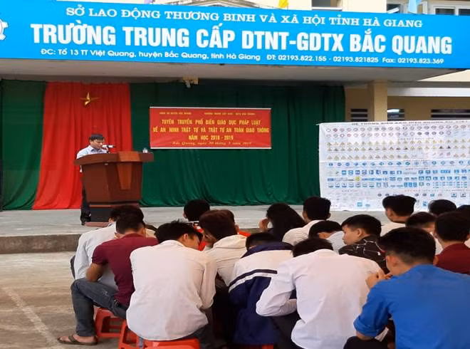 Trường Trung cấp dân tộc nội trú - Giáo dục thường xuyên Bắc Quang. (Ảnh: NT) Trường Trung cấp dân tộc nội trú - Giáo dục thường xuyên Bắc Quang. (Ảnh: NT)
