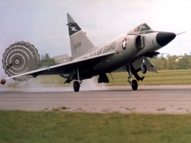 Convair F-102 Delta Dagger (Mỹ) Convair F-102 Delta Dagger (Mỹ)