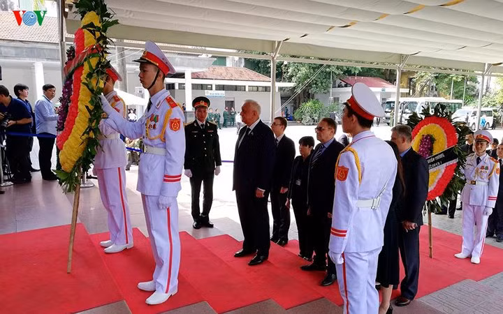 Đoàn Cộng hòa Belarus, do Chủ tịch Thượng viện Mikhail Myasnikovich làm Trưởng đoàn, viếng Chủ tịch nước Trần Đại Quang.