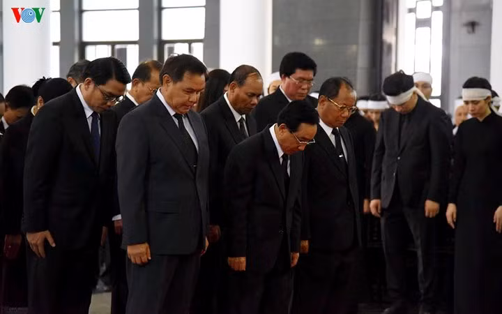 Lãnh đạo nước bạn Lào viếng Chủ tịch nước Trần Đại Quang.