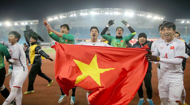 Các cầu thủ U23 vui mừng sau khi giành chiến thắng trước U23 Qatar để lần đầu tiên trong lịch sử giành vé vào chơi trận chung kết U23 châu Á. (Ảnh: Vtv.vn)