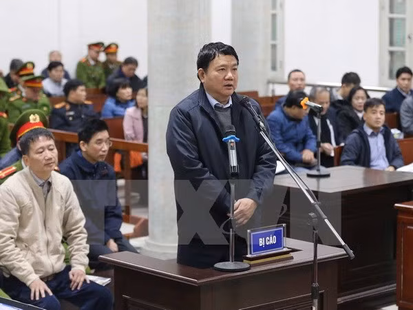 Ông Đinh La Thăng tại phiên tòa sơ thẩm của Tòa án nhân dân Hà Nội. Ảnh: TTXVN Ông Đinh La Thăng tại phiên tòa sơ thẩm của Tòa án nhân dân Hà Nội. Ảnh: TTXVN