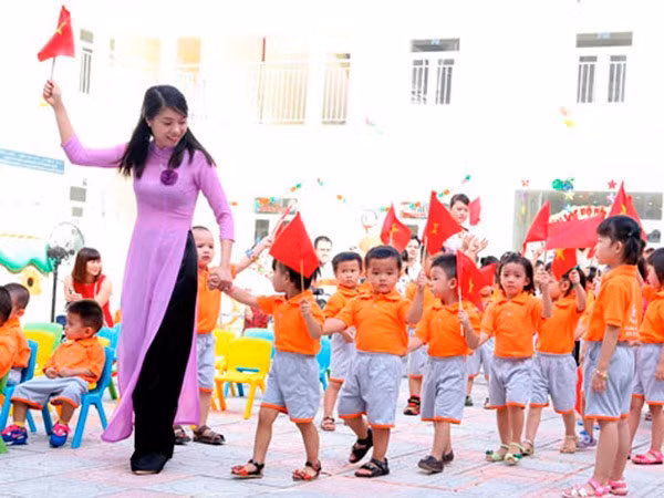 Bao giờ nghề giáo mới đủ sức hút với những học sinh giỏi? Ảnh minh hoạ: caodangsuphamhanoi.edu.vn Bao giờ nghề giáo mới đủ sức hút với những học sinh giỏi? Ảnh minh hoạ: caodangsuphamhanoi.edu.vn