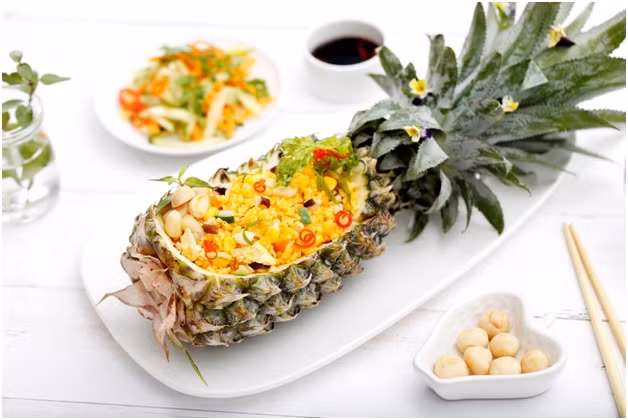 Cơm chiên hạt Macca lạ mắt ngon miệng với hạt macca giòn tan và giàu dinh dưỡng