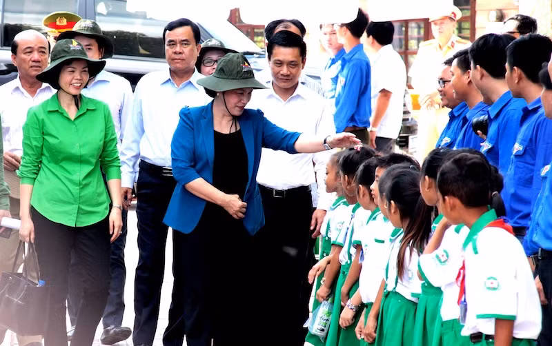 Buổi lễ có sự tham gia của bà Nguyễn Thị Kim Ngân - Ủy viên Bộ Chính trị, Chủ tịch Quốc hội nước Cộng hoà xã hội chủ nghĩa Việt Nam. Buổi lễ có sự tham gia của bà Nguyễn Thị Kim Ngân - Ủy viên Bộ Chính trị, Chủ tịch Quốc hội nước Cộng hoà xã hội chủ nghĩa Việt Nam.