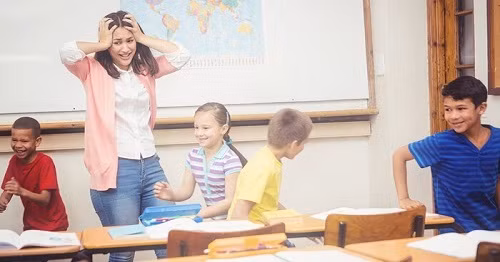 Giáo viên phải đau đầu tìm mọi biện pháp để học sinh cá biệt cải thiện việc học. Ảnh minh họa: theeducationinsider.org