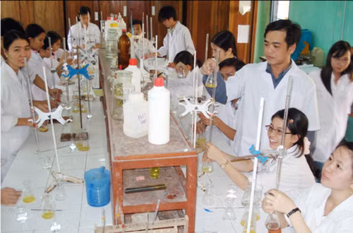 Cuộc đấu “Khen – Chê” giáo dục Việt Nam, tỷ số đang hòa 5-5 ảnh 1