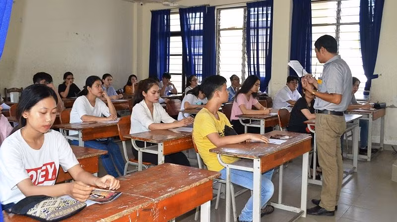 Cô giáo dạy Văn lưu ý học sinh khi làm bài thi tốt nghiệp quốc gia ảnh 2 Cô giáo dạy Văn lưu ý học sinh khi làm bài thi tốt nghiệp quốc gia ảnh 2