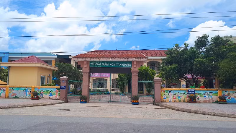 Hà Tĩnh để hàng nghìn cháu chưa được đến trường là trái với Hiến pháp ảnh 2