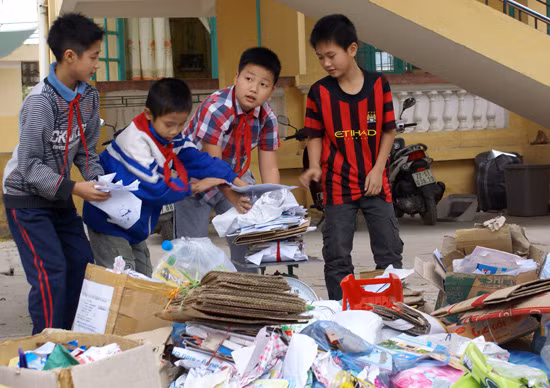 Từ một phong trào mang nhiều ý nghĩa giáo dục học sinh, ngày nay, phong trào "Kế hoạch nhỏ" đã trở thành nỗi áp lực của học trò bởi bệnh thành tích. (Ảnh mang tính chất minh hoạ, nguồn: baotuyenquang.com.vn) Từ một phong trào mang nhiều ý nghĩa giáo dục học sinh, ngày nay, phong trào "Kế hoạch nhỏ" đã trở thành nỗi áp lực của học trò bởi bệnh thành tích. (Ảnh mang tính chất minh hoạ, nguồn: baotuyenquang.com.vn)