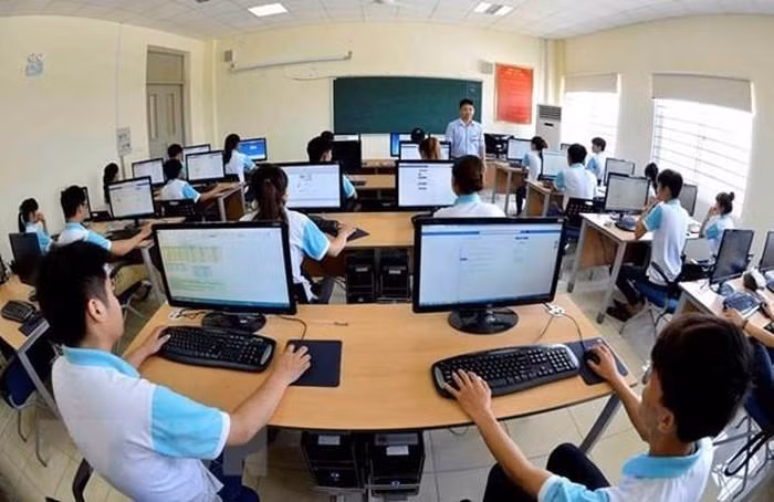 Học sinh trung học phổ thông chuyên thuộc Đại học Quốc gia Hà Nội trúng tuyển vào bậc đại học tại Đại học Quốc gia Hà Nội có thể được miễn một số học phần đặc thù đã học nâng cao ở bậc trung học phổ thông. (Ảnh minh họa: TTXVN)