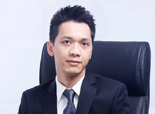 Chủ tịch ACB Trần Hùng Huy. Chủ tịch ACB Trần Hùng Huy.