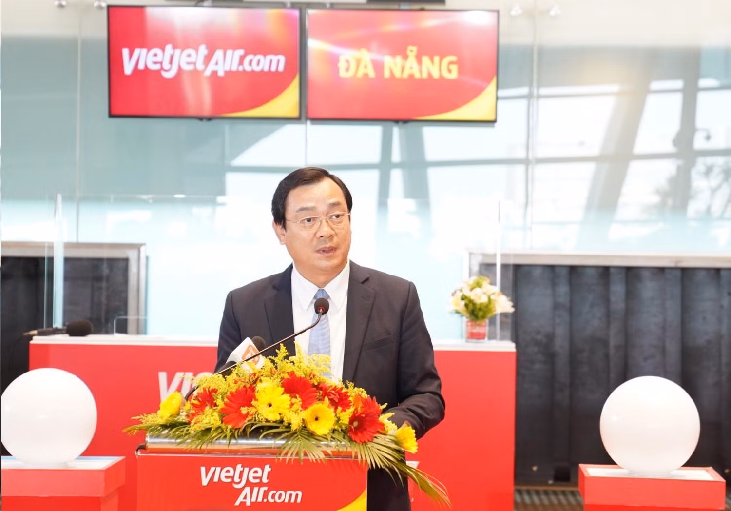 Phi hành đoàn Vietjet trên những chuyến bay đầu tiên kết nối Đà Nẵng với Ấn Độ