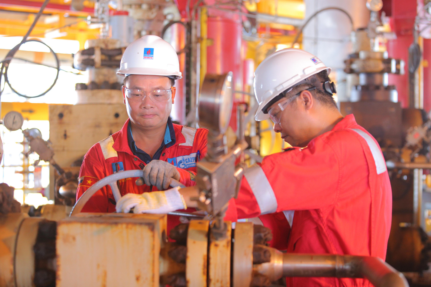 Người lao động Dầu khí trên các công trình biển Người lao động Dầu khí trên các công trình biển