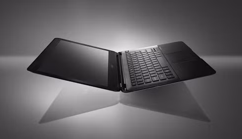 Acer Aspire S5, thế hệ tiếp theo của Aspire S3, có độ mỏng 15 mm. Cổng kết nối Thunderbolt tốc độ cao (hỗ trợ chia sẻ phim Full HD chỉ trong nửa phút) cho thấy máy sẽ sử dụng chip Core i thế hệ ba Ivy Bridge. Tuy nhiên, giá và thời điểm bán ra thị trường chưa được công bố. Acer Aspire S5, thế hệ tiếp theo của Aspire S3, có độ mỏng 15 mm. Cổng kết nối Thunderbolt tốc độ cao (hỗ trợ chia sẻ phim Full HD chỉ trong nửa phút) cho thấy máy sẽ sử dụng chip Core i thế hệ ba Ivy Bridge. Tuy nhiên, giá và thời điểm bán ra thị trường chưa được công bố.