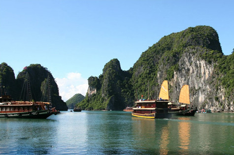 Vùng tập trung các đảo đá có phong cảnh ngoạn mục và nhiều hang động đẹp là vùng trung tâm Di sản Thiên nhiên vịnh Hạ Long, bao gồm phần lớn vịnh Hạ Long (vùng lõi), một phần vịnh Bái Tử Long và vịnh Lan Hạ thuộc quần đảo Cát Bà (vùng đệm) (Ảnh: Internet).