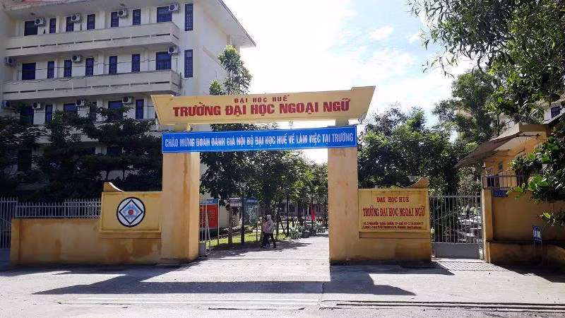 Trường Đại học Ngoại ngữ Huế, nơi xảy ra việc thu tiền sinh viên trái quy định. Ảnh: TL Trường Đại học Ngoại ngữ Huế, nơi xảy ra việc thu tiền sinh viên trái quy định. Ảnh: TL